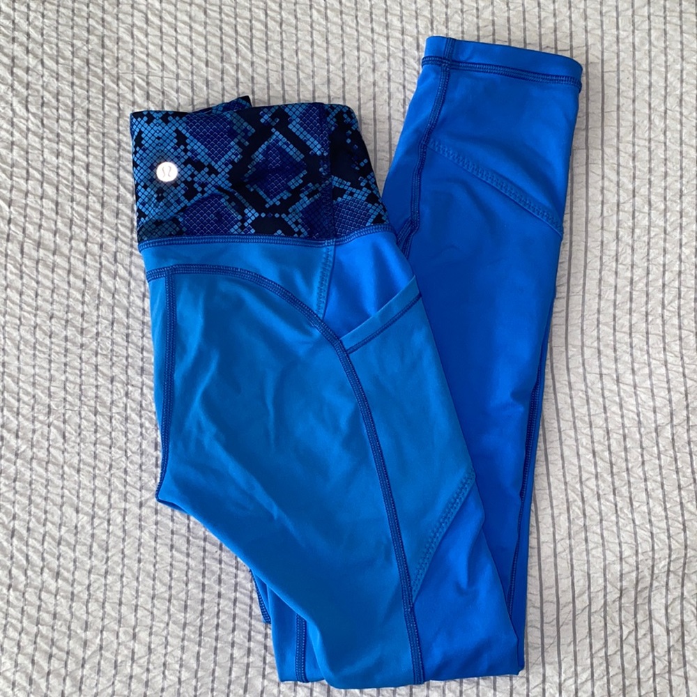 Very cute blue lululemon leggings
